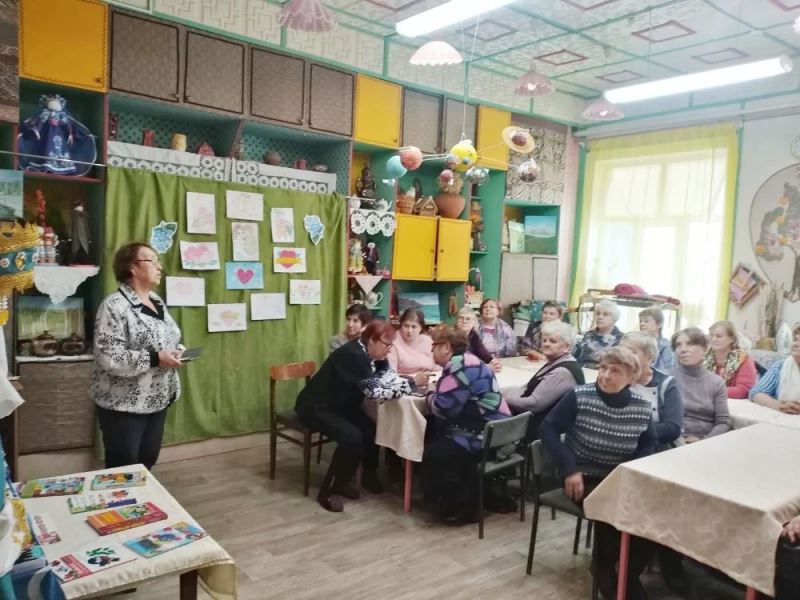 Выставка &quot;Наши мамы&quot;.