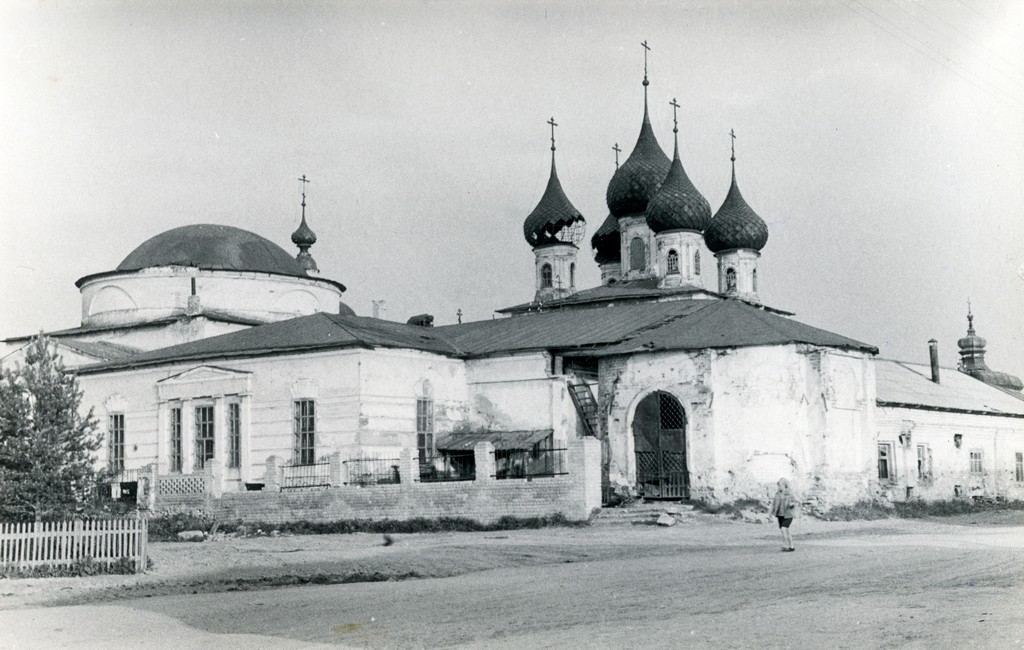 Фотографии.
